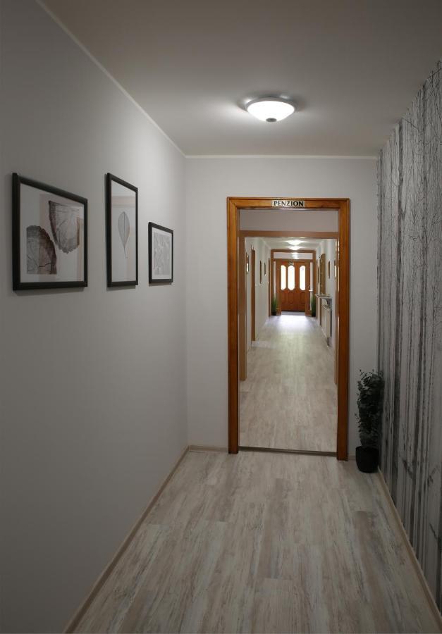 Penzion U Vlku Valtice Exterior foto