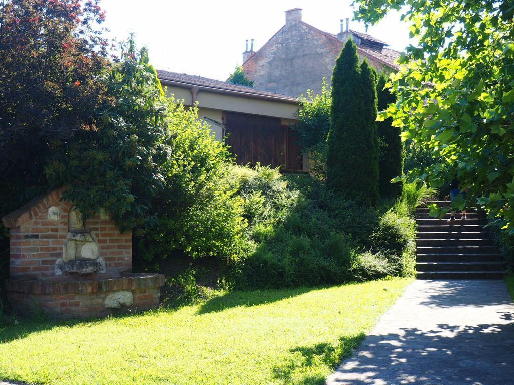 Penzion U Vlku Valtice Exterior foto