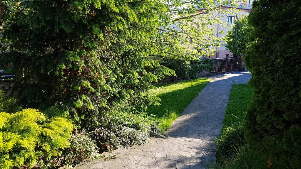 Penzion U Vlku Valtice Exterior foto